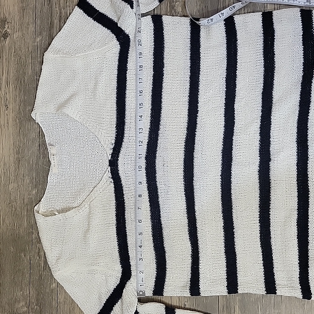 Sweater - Picture 3 of 3
